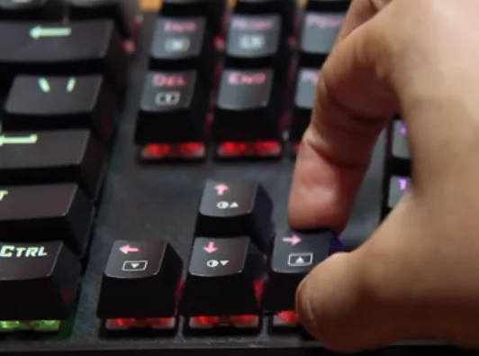 how to remove keycaps with finger