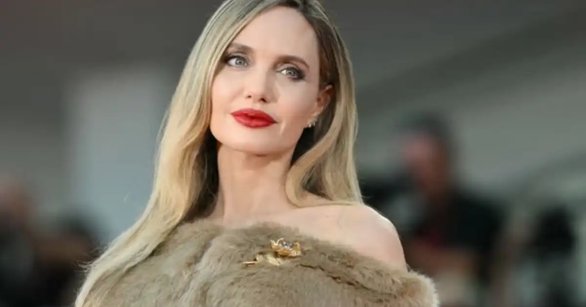 Angelina Jolie's Icy Ombré Manicure